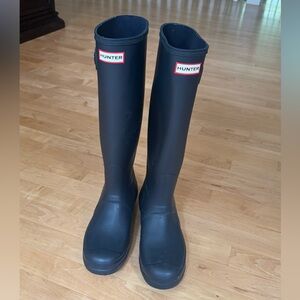 Hunter Navy Tall Rain Boots Women